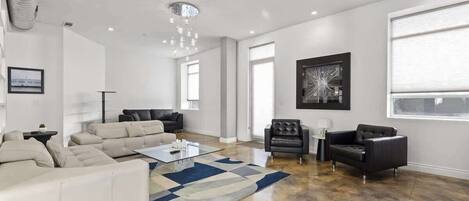 Smart TV y chimenea