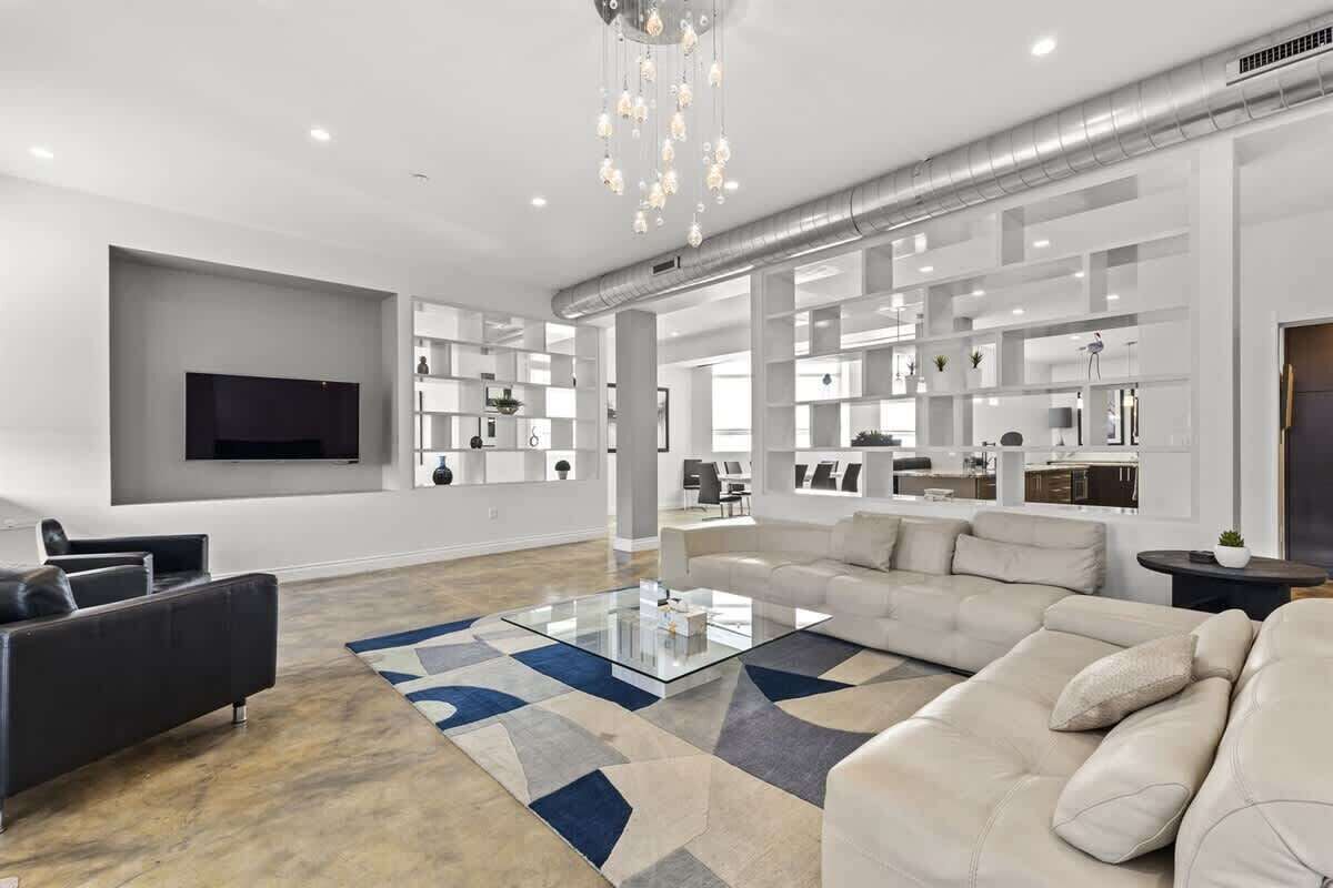 Flat-screen TV, fireplace, offices