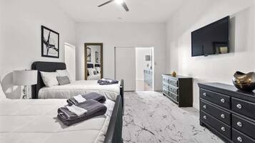 4 bedrooms, iron/ironing board, WiFi, bed sheets