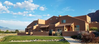 Desert Getaway features 3 bed, 2.5 bath, 2 car garage & close to pool! Condo 5A7