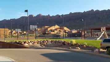 Enceinte de lâhĂ©bergement