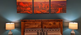 Desert Getaway features 3 bed, 2.5 bath, 2 car garage & close to pool! Condo 5A7