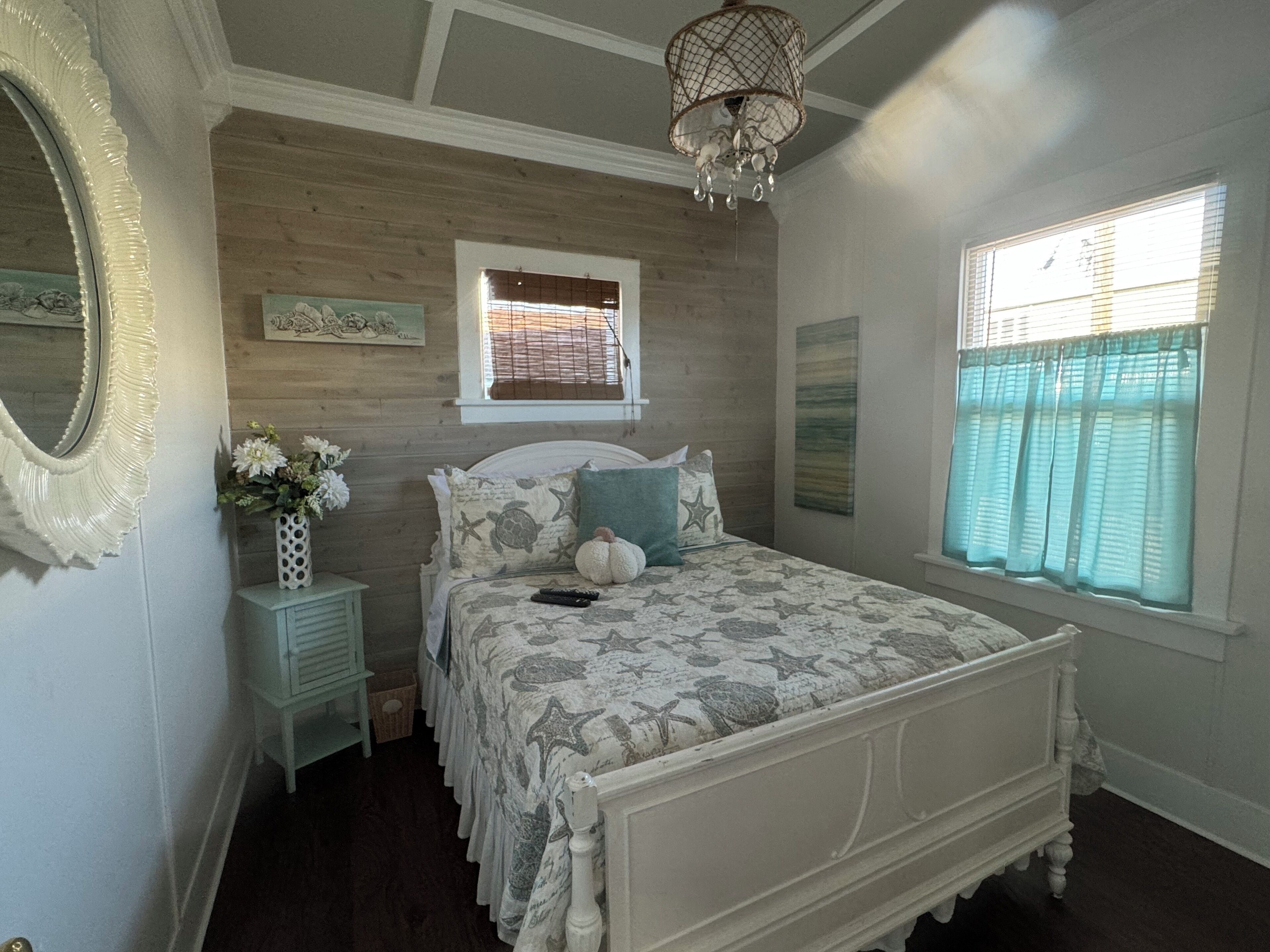 2 多间卧室、办公桌、熨斗/熨衣板、旅行婴儿床