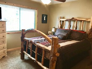 4 bedrooms, desk, iron/ironing board, free WiFi