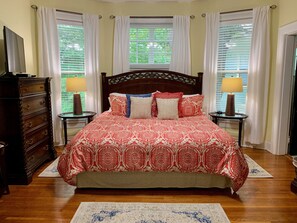 2 bedrooms, iron/ironing board, travel cot, WiFi