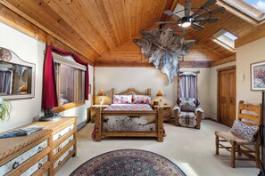 1 bedroom, travel cot, free WiFi, bed sheets - Twin Rock Cabin .Western Retreat. Family, Kids, Dog friendly. (Florissant)