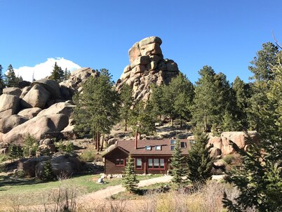 Twin Rock Cabin .Western Retreat. Family, Kids, Dog friendly.