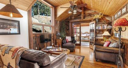 Twin Rock Cabin .Western Retreat. Family, Kids, Dog friendly.