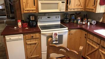 Frigorífic, microones, forn i placa de cuina