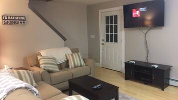 Smart-TV, Kamin, Videospiele, DVD-Player