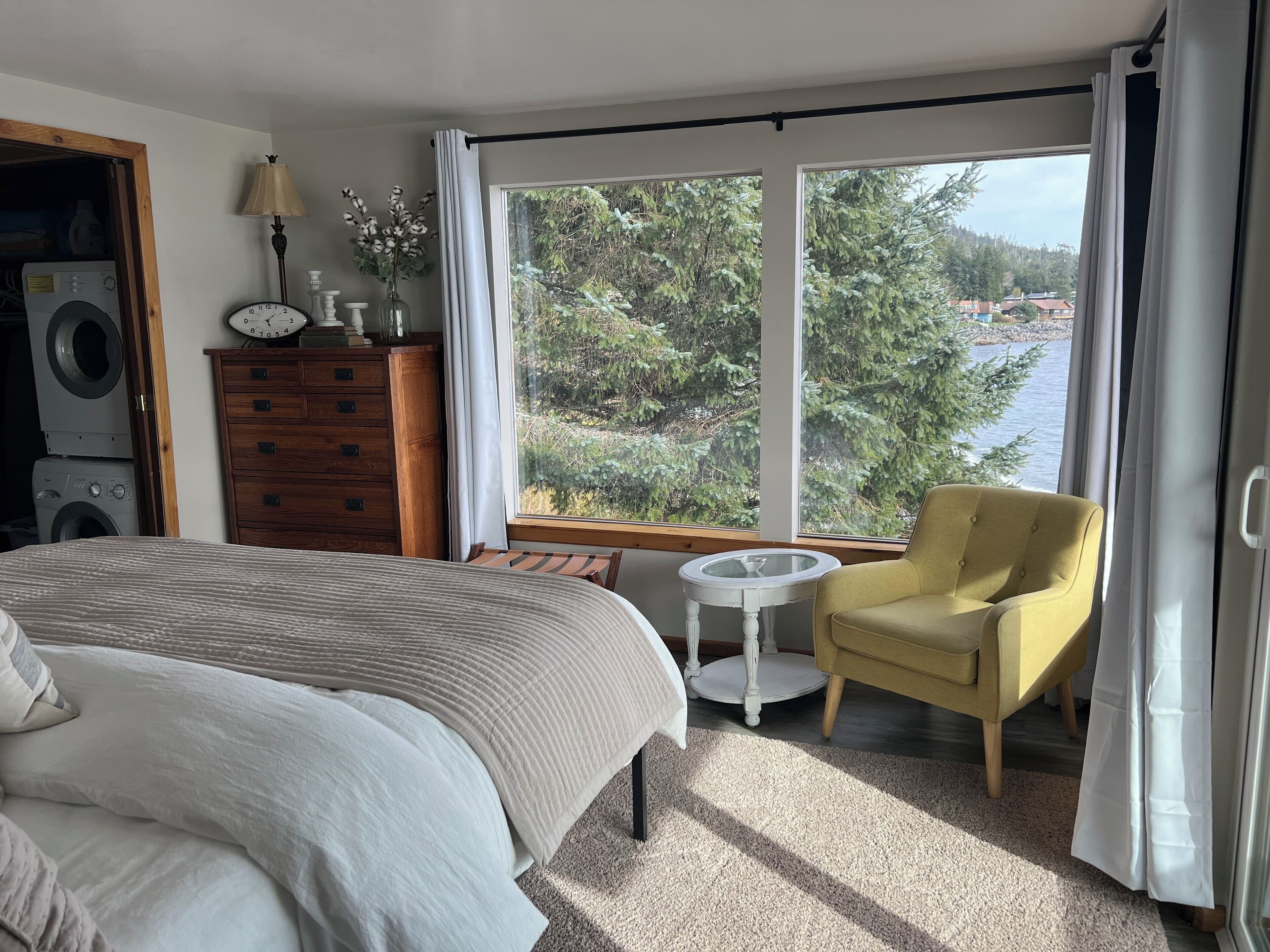 2 chambres, fer et planche à repasser, Wi-Fi, draps fournis