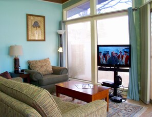 Fernseher, DVD-Player, Arbeitsbereiche