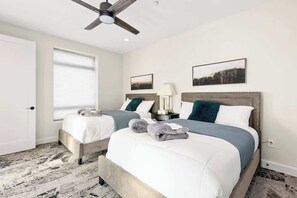 3 habitaciones, tabla de planchar con plancha, wifi y ropa de cama