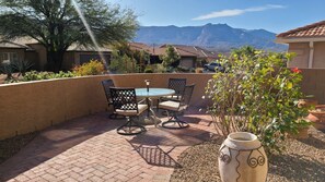 Outdoor dining - Mountain Views from Front and Back Patios (Tucson)
