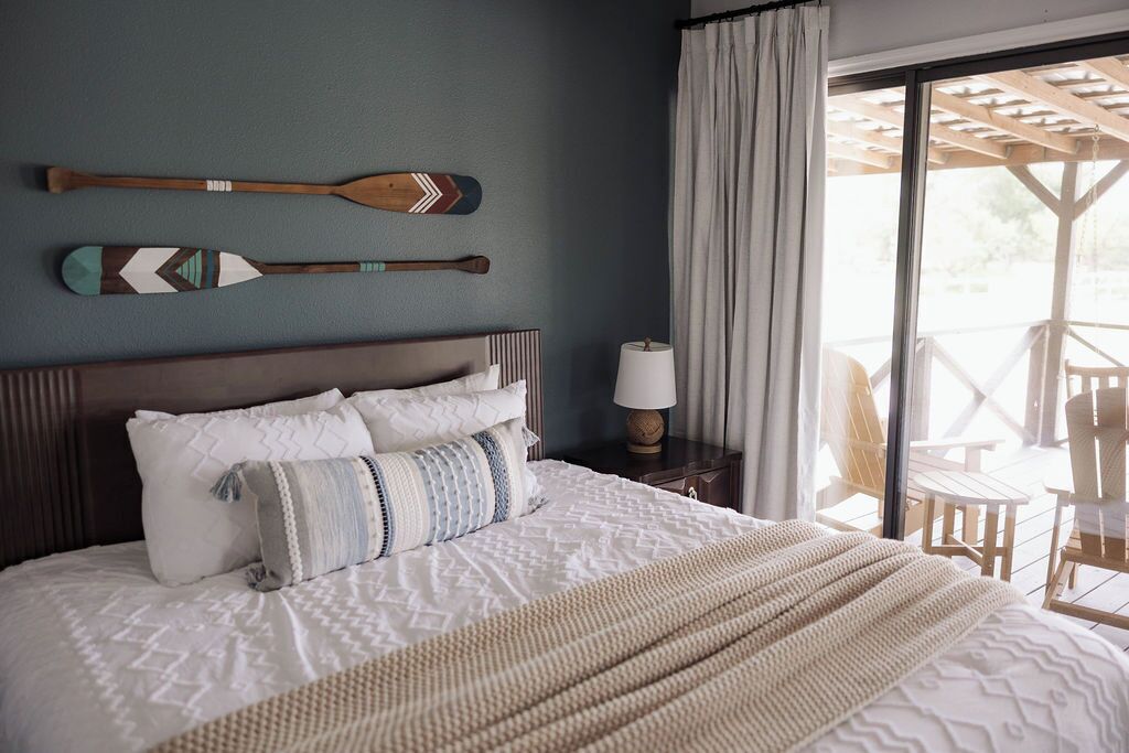 11 habitaciones, escritorio y tabla de planchar con plancha 