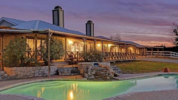 Et oppvarmet basseng