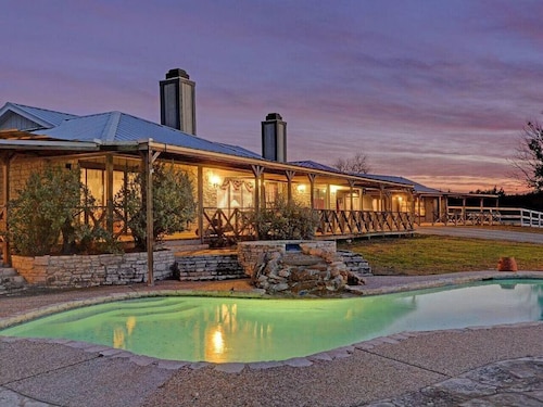 11 Bedroom Lake Travis Estate w/ Dock+Pool+Hot Tub