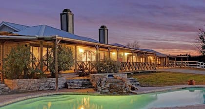 The Estate on Lake Travis - Une escapade au bord de l'eau de 10 hectares pour les groupes