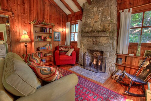 Puutarhamökki, 1940-luvun päivitetty lomamökki, mahtava Carolina-huone!