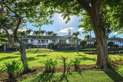  A/C, Deluxe, Top Floor, Quiet Development, heated pool, convenient location