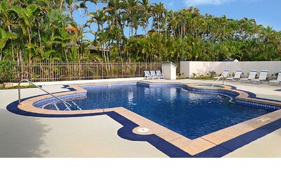  A/C, Deluxe, Top Floor, Quiet Development, heated pool, convenient location