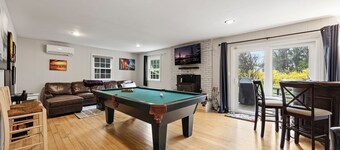 Comfortable & Spacious 5BD/3BA - Walk to State College HS and 5 min Uber to PSU