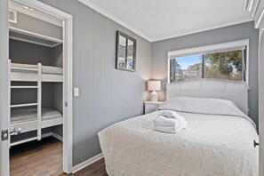 1 bedroom, WiFi, bed sheets, wheelchair access