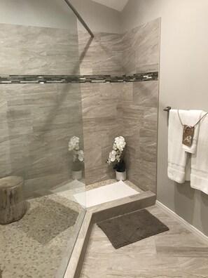 Shower, hair dryer, towels, soap - Beautiful Luxury Waterfront Home in Walden on Lake Conroe! (Montgomery)