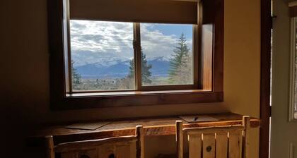 Ahhh, Montana! Peace & Quiet With Spectacular Views!