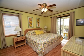 5 bedrooms, iron/ironing board, free WiFi, bed sheets