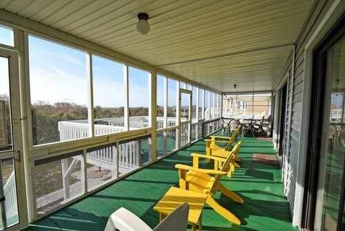  @ Ocean Front Guest Friendly Home "Une émeraude sur la plage"