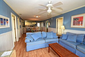 TV connectée, jeux vidéo, lecteur de DVD, livres