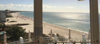 Palma Sola Home with Private Heated Pool, 3 Bedrooms ~~ 7 minutes to the Beach! 