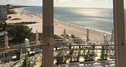 Palma Sola Home with Private Heated Pool, 3 Bedrooms ~~ 7 minutes to the Beach!