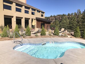 Innenpool, Außenpool