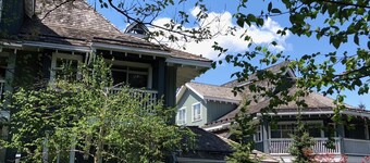 GraniteCourt402: 1 bedroom in prime Village North location. Walk to Everything!