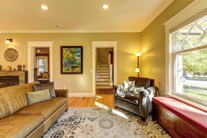 Smart TV, fireplace, books