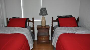 2 slaapkamers, een strijkplank/strijkijzer, wifi, beddengoed