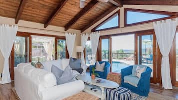 TV connectée, lecteur de DVD, livres, vidéothÚque