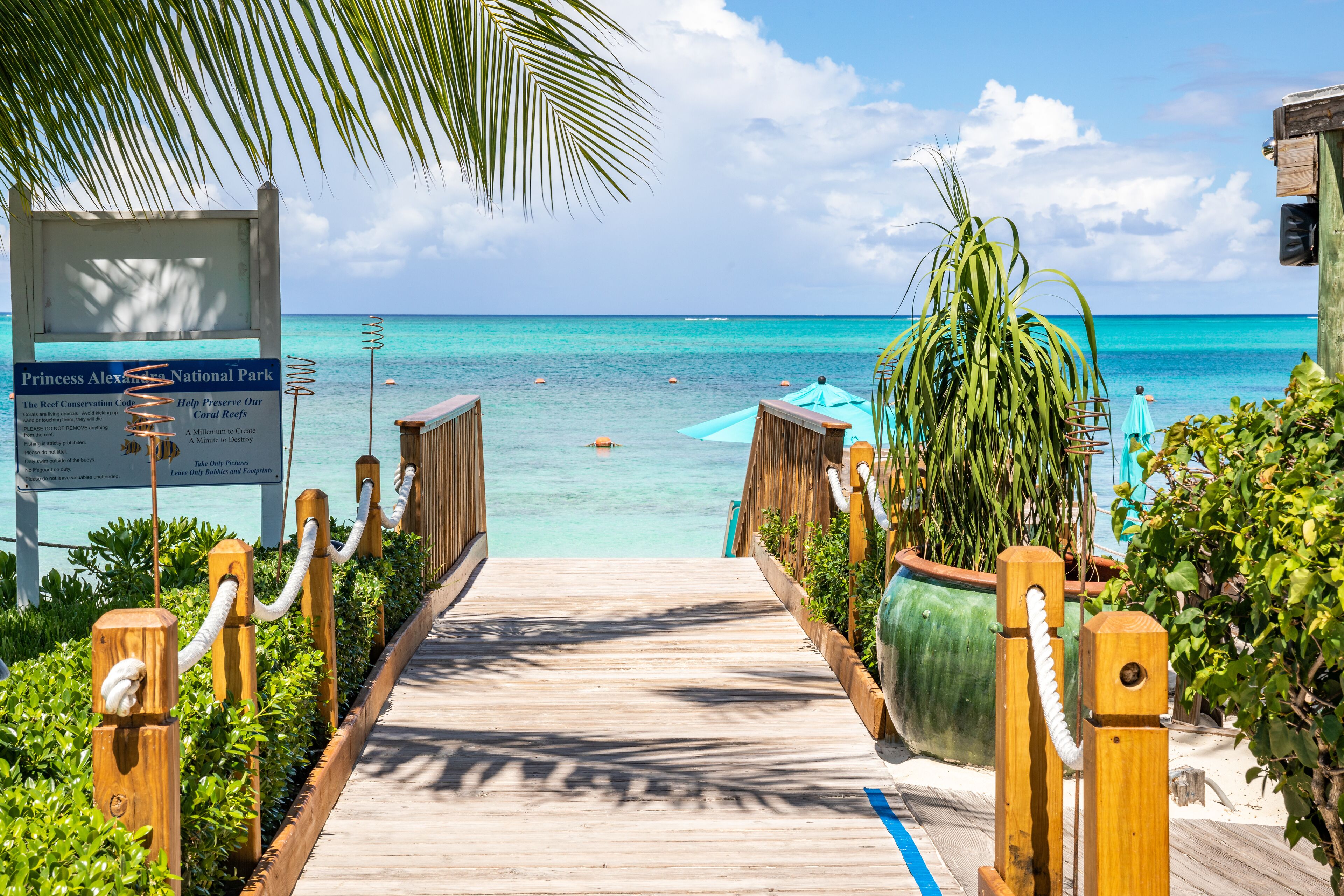 Am Strand, Liegestühle, Strandtücher