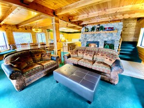 Smart TV, fireplace, DVD player