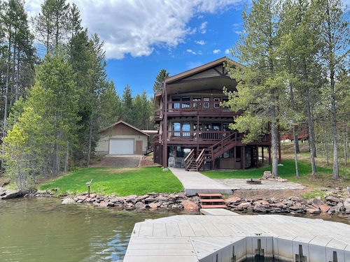 Waterfront Cabin With Beautiful View Of Mt. Sawtelle & close to Yellowstone Park