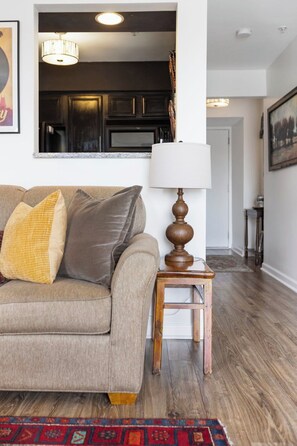 Smart TV - Downtown Nashville River Loft - Where Music Meets the Water (Nashville)