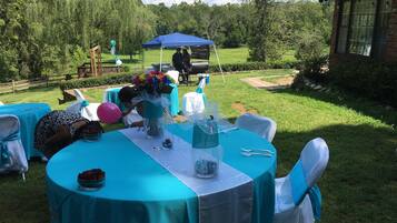 屋外ダイニングエリア