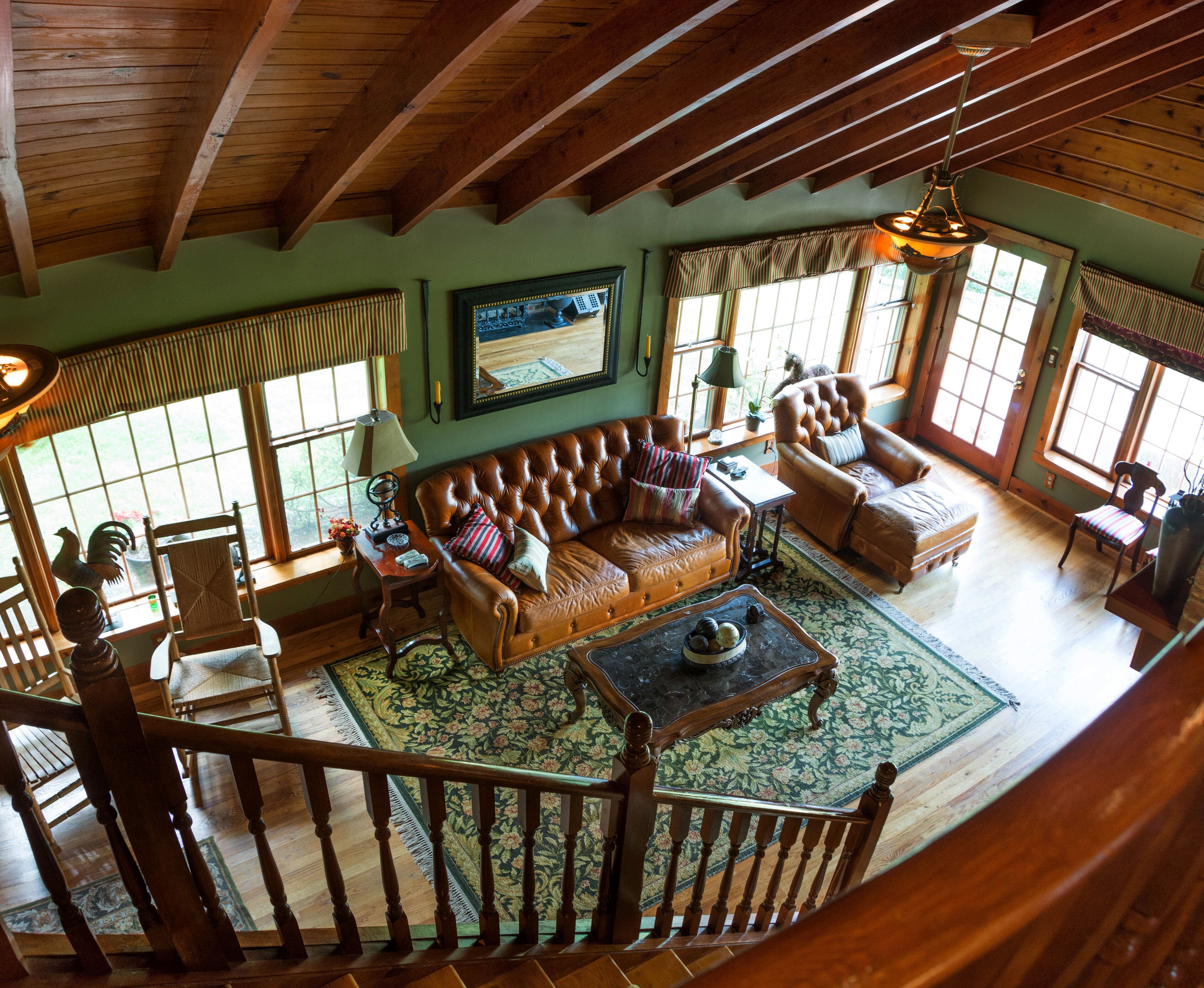 Téléviseur connecté, foyer, jeux vidéo, lecteur de DVD