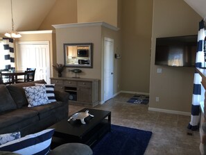 TV connectée, cheminée