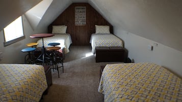 4 habitaciones, tabla de planchar con plancha, wifi y ropa de cama