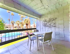 Outdoor dining - Modern Palm Springs Retreat • Resort Pool + Hot Tub • Quiet & Central Location (Palm Springs)