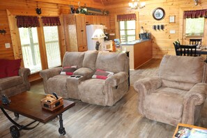 Smart-TV, peis, videospill og DVD-spiller