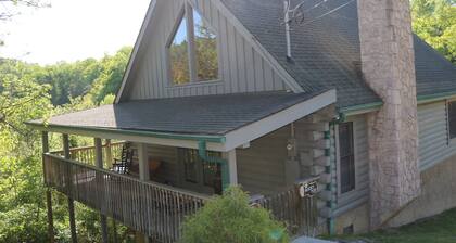 Caer en la belleza de las montañas. ¡Quédate en Rocky Top! Media tarifa por noche $ 119